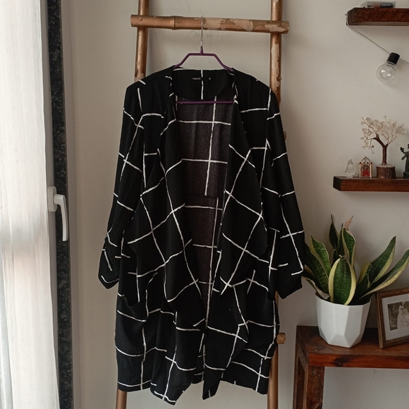 Black and White Jacket - Picture 8 of 14